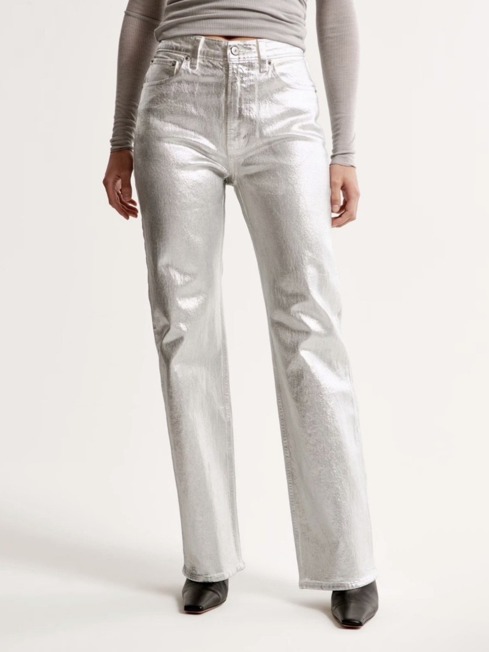 Abercrombie NWT 90's Relaxed Jean High Rise in Silver Metallic Size 29